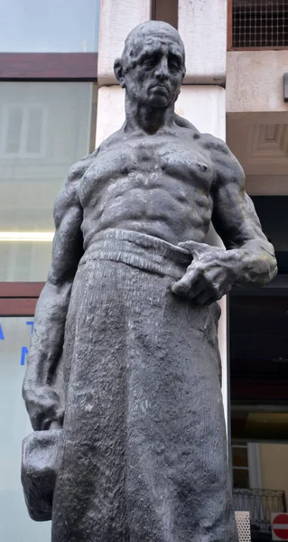 Antigua Estatua Ciudad Europea — Foto de Stock