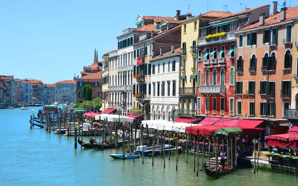 Venice Italy July 2017 View Venice Beautiful Buildings Some Gondolas — Stock Photo, Image