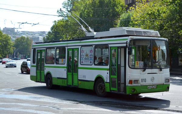 Yerevan Armenia 2019 Transporte Público Ereván Compone Principalmente Autobuses Pequeños — Foto de Stock