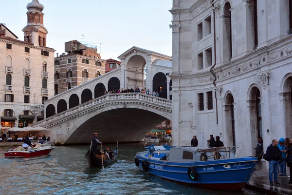 Belle Scène Avec Gondole Traditionnelle Canal Venise Italie — Photo