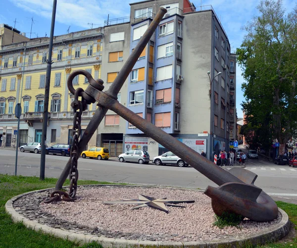 Άγαλμα Άγκυρας Στην Ευρωπαϊκή Πόλη — Φωτογραφία Αρχείου