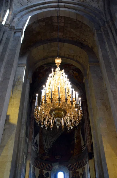 Mtskheta Georgia Lámpara Araña Oro Catedral Svetitskhoveli Catedral Del Pilar — Foto de Stock