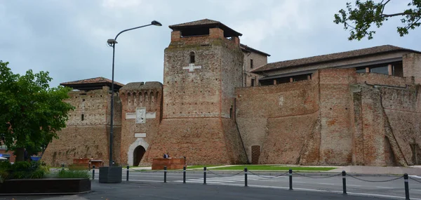 Замок Фамондо Римини Италия Замок Фамондо Римини Италия — стоковое фото