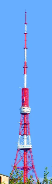 Torre Telecomunicaciones Sobre Fondo Azul Del Cielo — Foto de Stock