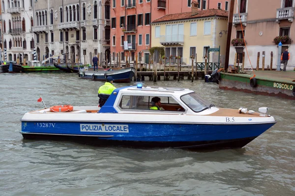 Boote Hafen Der Stadt Des Flusses — Stockfoto