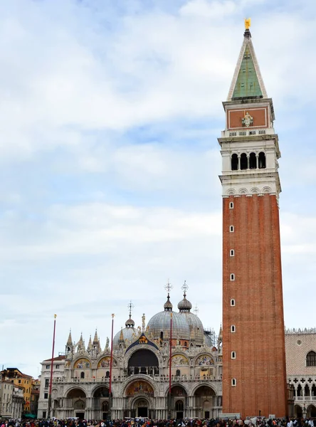 St Mark 's Campanile veya St Mark Bazilikası, Venedik çan kulesi
