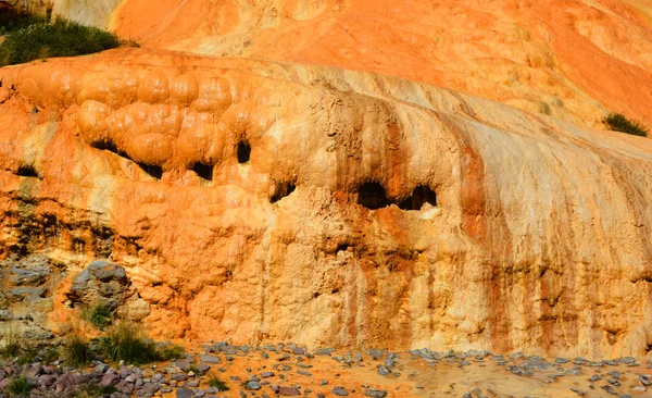 카자흐스탄의 지방에 광천수에서 나오는 광천수 화석이 광천수의 Mtskheta Mtianeti Region — 스톡 사진