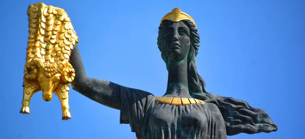 Batumi Georgia 2019 Estátua Medeia Monumento Medeia Uma Princesa Colchia — Fotografia de Stock