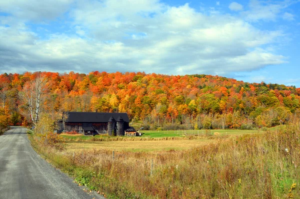 Krajobraz Rolniczy Górski Jesienią — Zdjęcie stockowe
