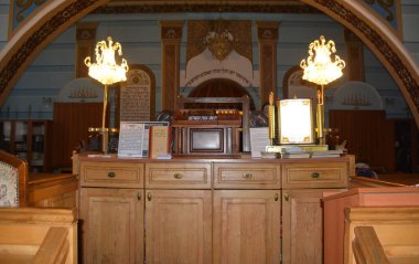 TBILISI GEORGIA 09 08 2019: Tiflis Büyük Sinagogu 'nun içinde 1895 ve 1903 yılları arasında Gürcistan' ın Alkhazikhe ve Tskhinval bölgelerinden inşa edilmiştir.