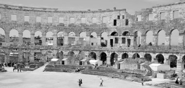 Roma Kolezyumu ile İtalya 'da Roma forumu