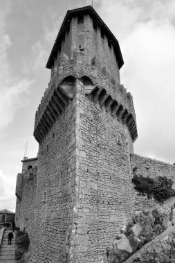 Carcassonne şehrinde ortaçağ şatosu