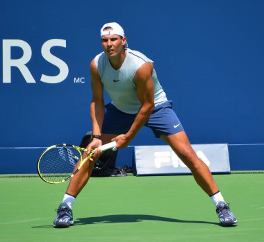 Montreal - Ağustos 5:Raphael Nadal Montreal, Kanada'da Montreal Rogers Cup 5 Ağustos 2011 tarihinde, eğitim sahasında. İspanyol profesyonel tenis oyuncusu ve eski bir dünya No 1 Rafael 