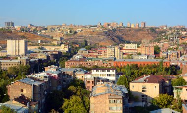 YEREVAN ARMENIA 09 10 19: Erivan şehir binası, bazen Ermenistan 'ın başkenti ve en büyük şehridir.