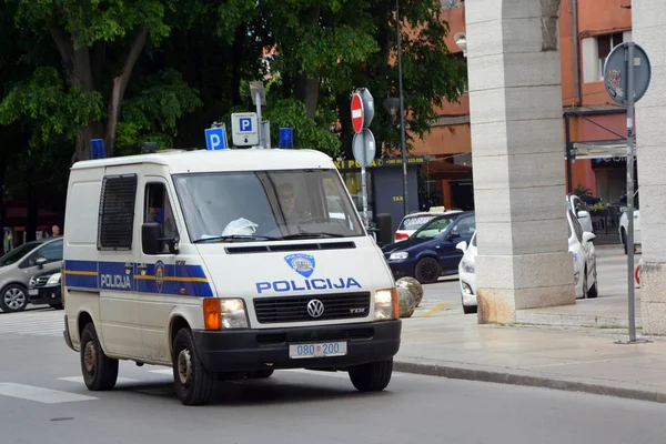 Policejní Auto Evropském Městě — Stock fotografie