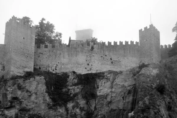 杰拉尔德姆古城的黑白照片 — 图库照片