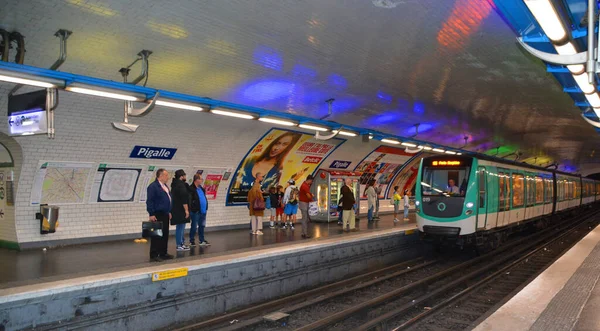Metrostation Parijs Frankrijk — Stockfoto
