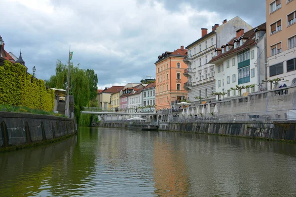Río Ljubljanica Fluye Por Centro Liubliana —  Fotos de Stock