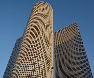 TEL AVIV ISRAEL 04 11 16: Azrieli Merkezi bir gökdelen kompleksidir. Merkez ilk olarak İsrailli-Amerikalı mimar Eli Attia ve merkez geliştiricisi David Azrieli tarafından tasarlanmıştır.