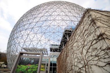 Biyosfer, Montreal 'de çevreye adanmış bir müzedir. Montreal, Kanada 'da, Amerika Birleşik Devletleri' nin eski pavyonunda bulunan Parc Jean-Drapeau