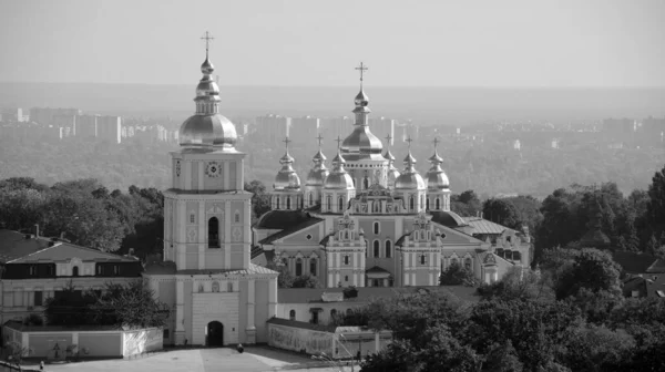Kiev Ukraine Het Klooster Saint Michael Golden Domed Een Functionerend — Stockfoto