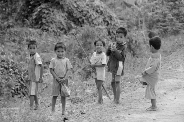 Phnom Phen Kambodzsa Március Azonosítatlan Utcagyerekek Pózolnak 2013 Március Phnom — Stock Fotó