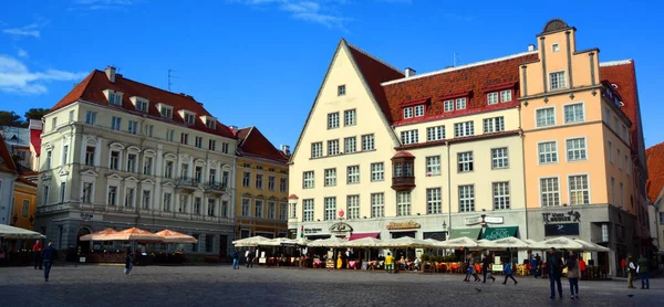 Tallinn Estonia 2015 Beautiful Colorful Buildings Town Hall Square Old — Stock Photo, Image