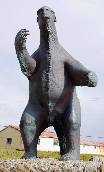 Milodon Statue Puerto Natales Chili Mylodon Ist Eine Ausgestorbene Gattung — Stockfoto