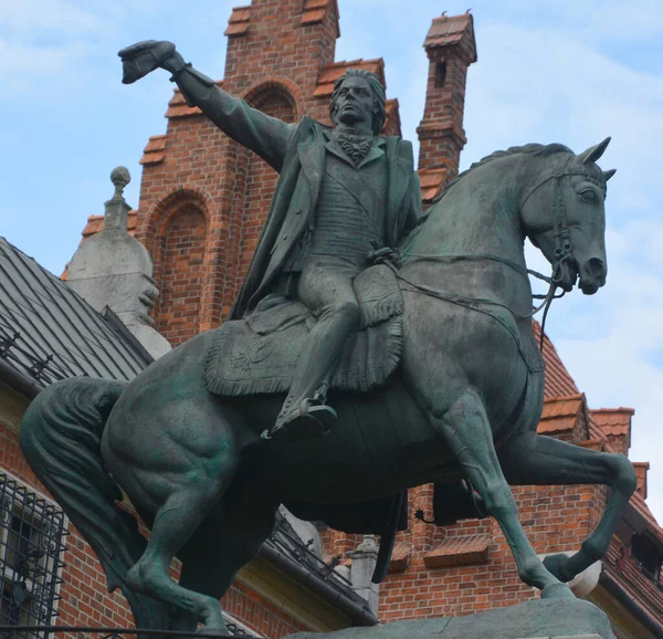 Política Krakow Estatua Bronce Ecuestre Del Monumento Tadeusz Kosciuszko Del —  Fotos de Stock