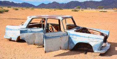 Solitaire, Namibya Sept, 29: Namibya, Namibya 'daki Solitaire Çölü' nde terk edilmiş bir araba. Eylül, 29, 2014. Solitaire, Namib-Naukluft Milli Parkı yakınlarında küçük bir yerleşimci. 