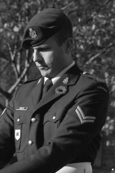 Montreal Canada 2011 Canadians Soldiers Uniform Remembrance Day Poppy Day — Stock Photo, Image