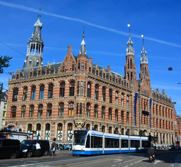 Amsterdam Hollandia 2015 Kilátás Zsúfolt Utcára Magna Plaza Épület Volt — Stock Fotó