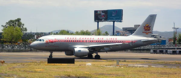 Luqa Malta Julho 2016 Hyperion Aviation Airbus A319 111 Mcs — Fotografia de Stock