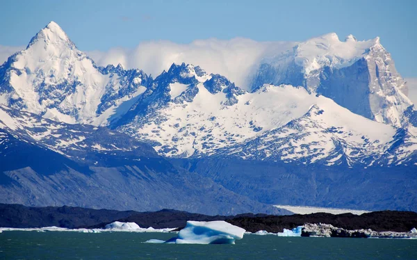 Lago Argentino Jezioro Prowincji Santa Cruz Argentynie Jezioro Leży Parku — Zdjęcie stockowe