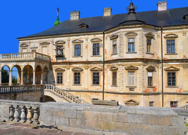 Zolochiv Ukraine Castelo Zolochiv Composto Pelo Enorme Grande Palácio Retangular — Fotografia de Stock