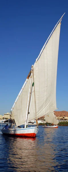 Aswan Egito Nov Felucca Navega Rio Nilo Perto Assuão Egito — Fotografia de Stock