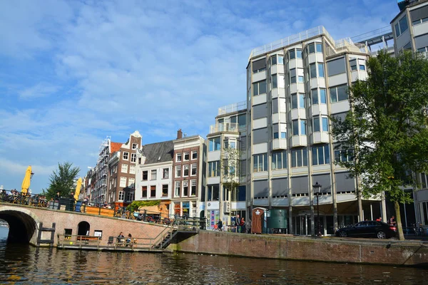 Амстердам Нидерланды Октябрь Октября 2015 Мост Через Канал Амстердаме Называют — стоковое фото