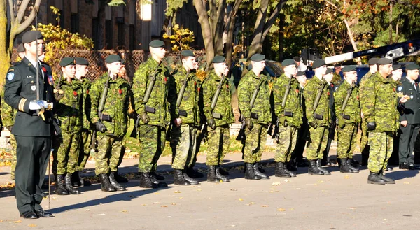 Montreal Canada 2011 Soldati Canadesi Uniforme Giornata Della Memoria Giornata — Foto Stock