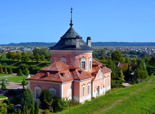 Zolochiv Ukraine Castelo Zolochiv Composto Pelo Enorme Grande Palácio Retangular — Fotografia de Stock