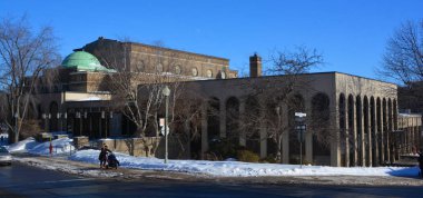 MONTREAL QUEBEC CANADA 01 24 18: Cemaat Shaar Hashomayim, Quebec 'in Westmount kentinde bulunan bir Ortodoks sinagogu. 1846 yılında Kanada 'nın en eski geleneksel Ashkenazi sinagogudur..