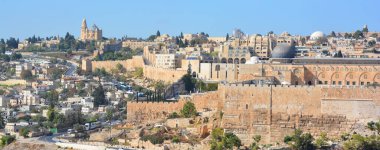 JERUSALEM ISRAEL 26 10 16: Kudüs duvarı ve El-Aksa Camii, El-Aksa ve Bayt el-Mukaddas olarak da bilinir, Sünni İslam 'ın üçüncü kutsal yeridir..