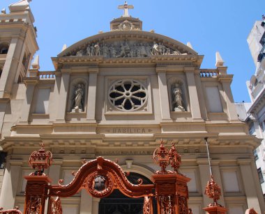 BUENOS AIRES, ARGENTINA 11 25 2011: Bazilika Nuestra de la Merced, Arjantin. Nuestra Kilisesi 'nin inşaatı 1733 yılında başladı ve 1779 yılında Andre Bianc tarafından tamamlandı.