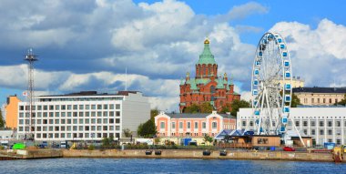 Helsinki, Finlandiya 25 Eylül 2015: Pazar Meydanı (Kauppatori) Helsinki 'nin merkez meydanı ve en ünlü pazar ve turistik merkezlerinden biridir. Güney Limanı 'nda yer almaktadır