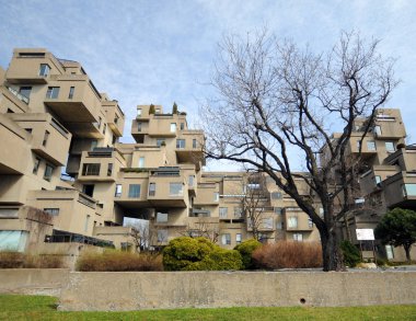 Montreal-SEPT. 08: 67. habitat manzarası 8 Eylül 2013 Montreal, Quebec, CA. 67 numaralı yaşam alanı, Montreal ve Kanada 'nın en tanınmış ve önemli binalarından biri olarak kabul edilir.
