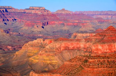 Büyük Kanyon Ulusal Parkı ve bitişiğindeki çember Büyük Kanyon Ulusal Parkı, Kaibab Ulusal Ormanı, Büyük Kanyon-Parashant Ulusal Anıtı 'nda yer almaktadır.