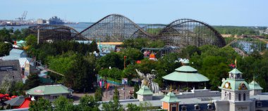 MONTREAL QUEBEC CANADA 06 12: 17: La Ronde (Yuvarlak), Montreal 'de 1967 dünya fuarı Expo 67 için eğlence kompleksi olarak inşa edilen bir lunapark. Bugün, Six Flags tarafından işletiliyor..