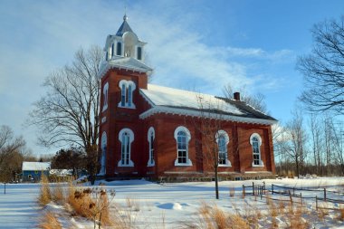 BRIGHAM QUEBEC CANADA 03 22 2015: Brigham United Church, başlangıçta cemaatçi bir kilise, 1871 yılında gayri resmi olarak toplanmaya başladı (Cowansville 'den Cemaat bakanı tarafından hizmet edildi).