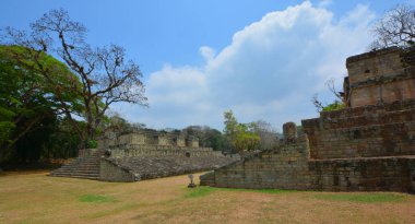 COPAN HONDURAS 05 05: 16: Ballcourt Copan, Maya medeniyetinin Honduras Copan Bölgesi 'nde bulunan bir arkeolojik bölgesidir.