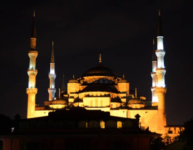 İSTANBUL TURKEY ECTOBER 04: Sultan Ahmet Camii, Ekim 04, 2013 İstanbul, Türkiye. Sultan Ahmed Camii (Mavi Cami) İstanbul 'un en popüler turizm beldeleri üzerine.