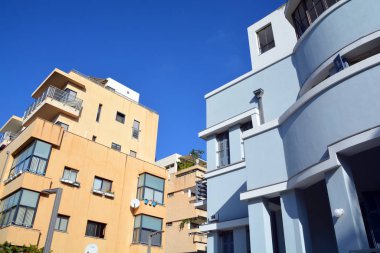 TEL AVIV ISRAEL 0116: Beyaz Şehir, Alman Yahudi mimarlar tarafından 1930 'larda Tel Aviv' de Bauhaus ya da International Style 'ın benzersiz bir biçimi olarak inşa edilen 4000' den fazla binadan oluşan bir koleksiyona atıfta bulunmuştur..